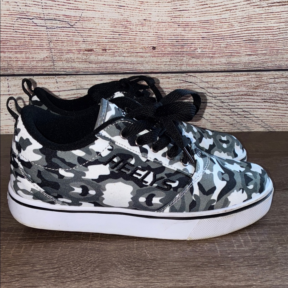 EUC Heelys Kids Black and White Camouflage Sneakers Pro 20 Prints 6 Y